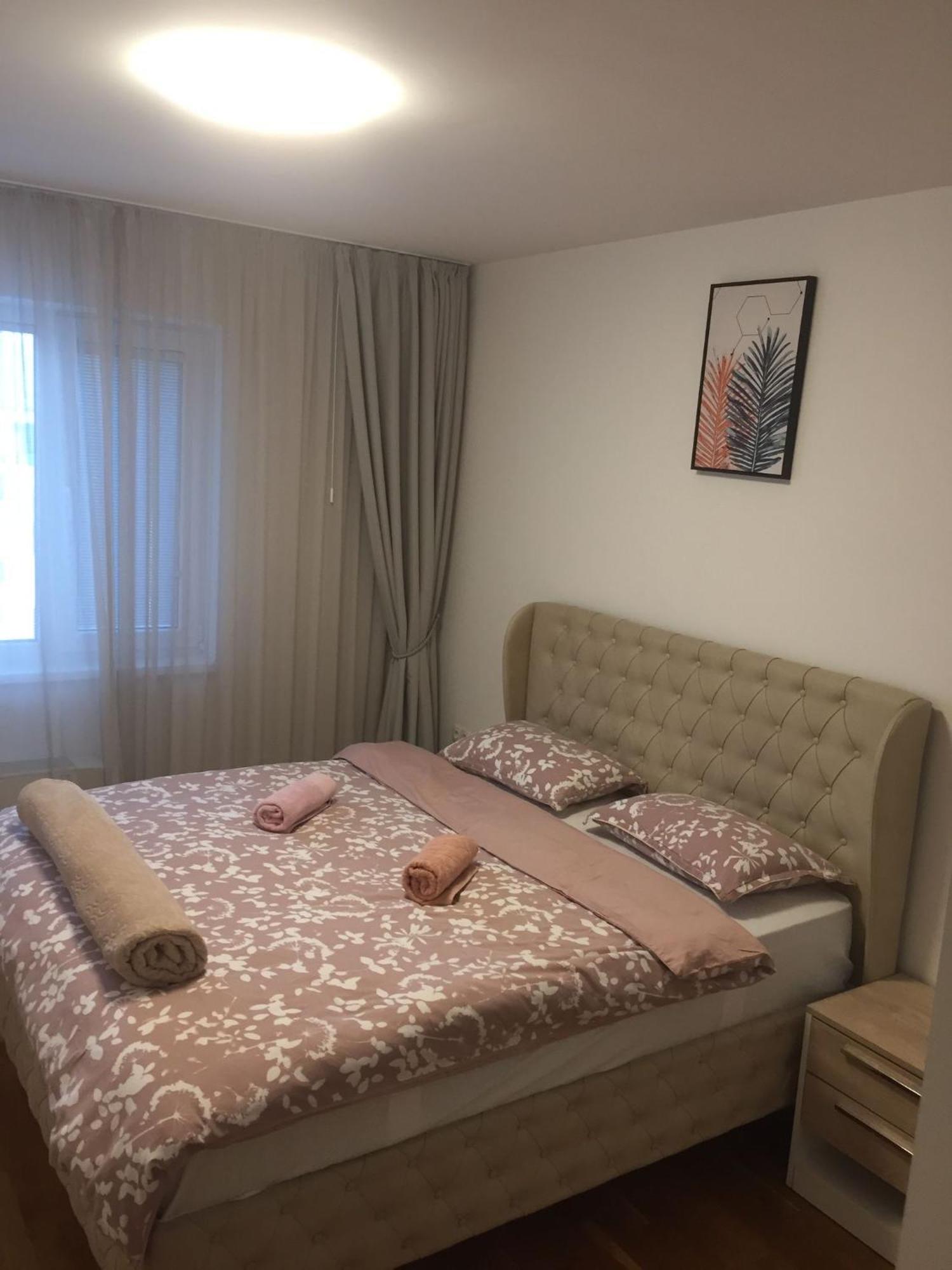 شقة نهر اليجا SJJ Esterno foto